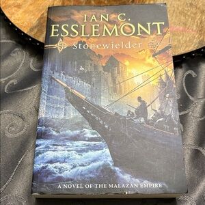 Stonewielder softcover Book by: Ian C. Esslemont